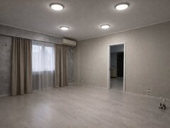 Splaiul Unirii, langa Camera de Comert, stradal, 3 camere decomandat, 80 mp